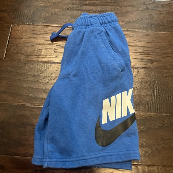 Nike Shorts - Picture 3 of 3
